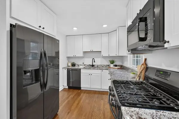 1117 Elm DR, Webster Groves, MO 63119
