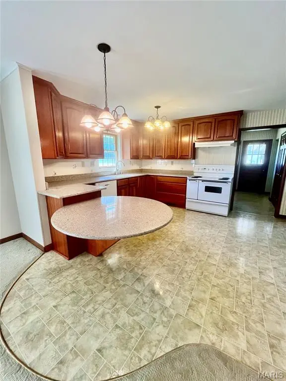 103 Clifford TER, Clarksville, MO 63336