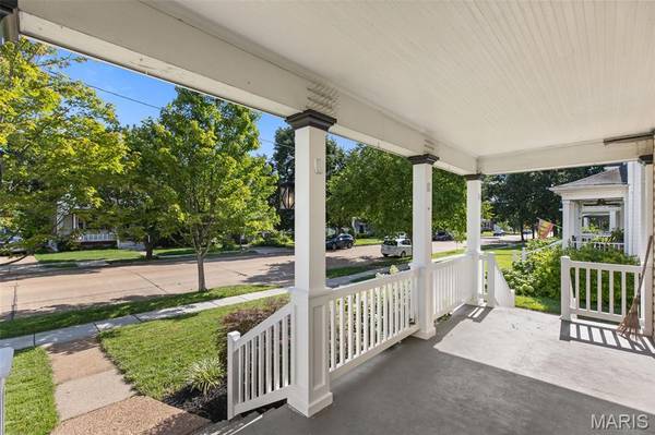 7448 Flora AVE, Maplewood, MO 63143