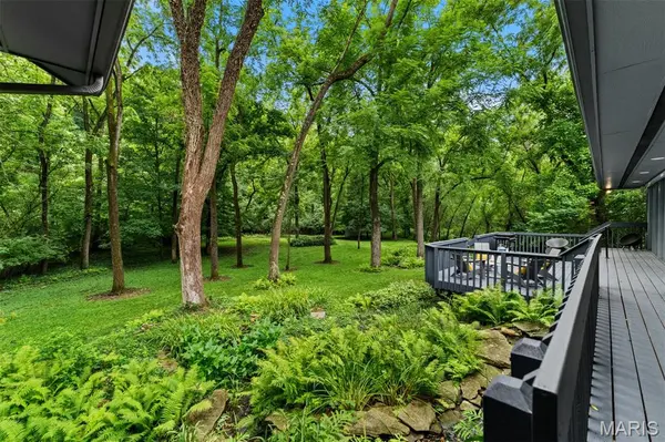 109 N Ballas RD #B, Kirkwood, MO 63122