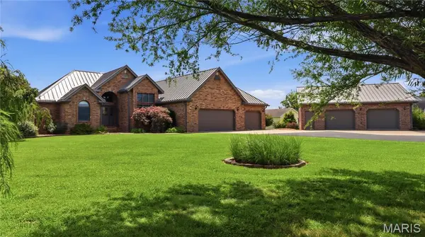 23110 Roselawn DR, Lebanon, MO 65536