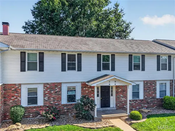 2200 Willott RD #B, St Peters, MO 63376