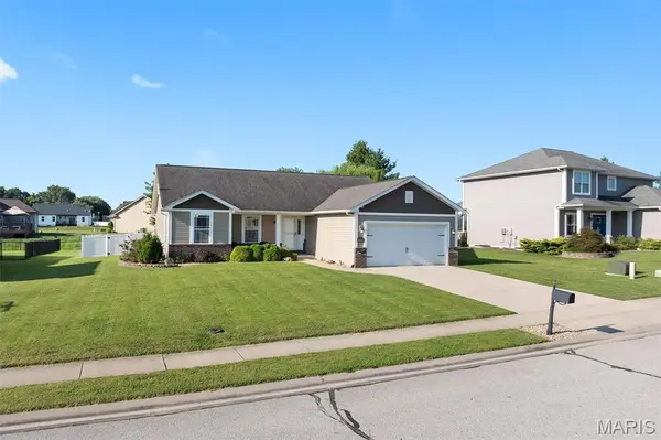 8414 Herrick Park DR, Troy, IL 62294