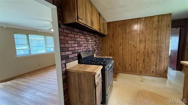 246 Oakborough DR, Lake St Louis, MO 63367