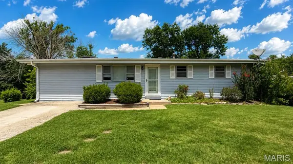 246 Oakborough DR, Lake St Louis, MO 63367