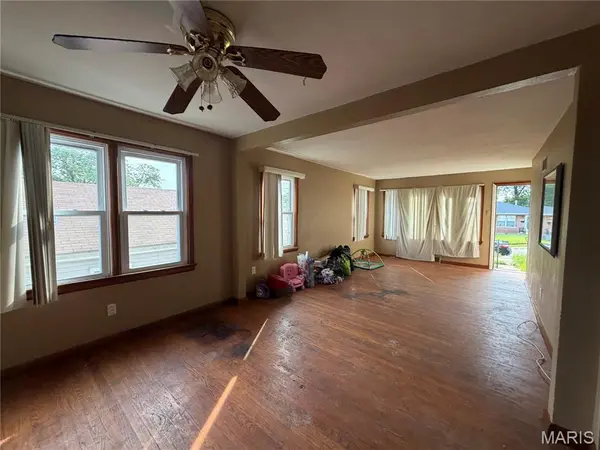 5665 Wilborn DR, Jennings, MO 63136