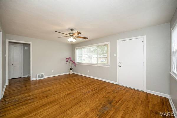 423 Warford AVE, St Louis, MO 63135
