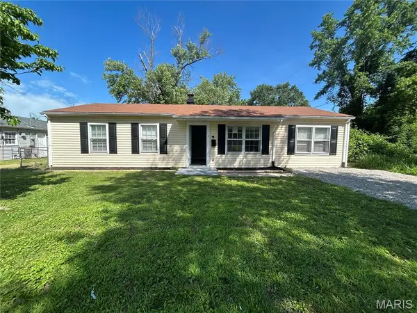 6 Baldwin LN, Cahokia, IL 62206