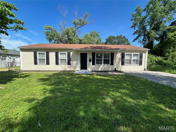 6 Baldwin LN, Cahokia, IL 62206