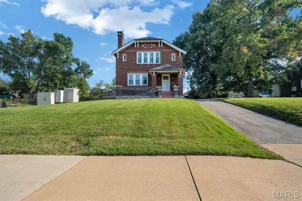 8062 Natural Bridge RD, Bel-nor, MO 63121
