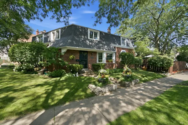 5801 N Kenton AVE, Chicago, IL 60646
