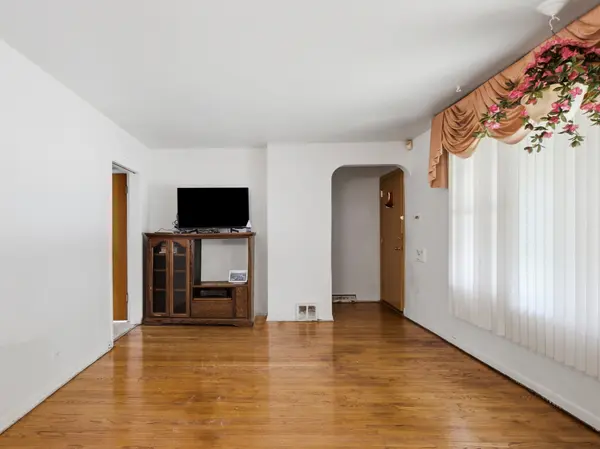 9911 S Lafayette AVE, Chicago, IL 60628