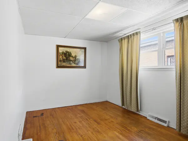 9911 S Lafayette AVE, Chicago, IL 60628
