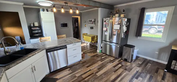 800 7th AVE, Charles City, IA 50616