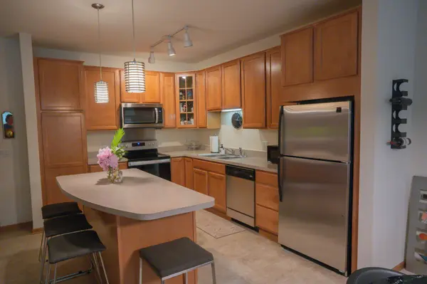 7100 Metro BLVD #113, Edina, MN 55439