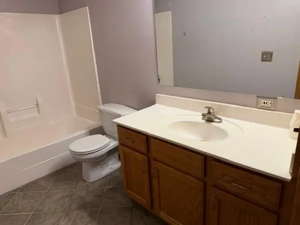 1516 Dublin CT, Shakopee, MN 55379