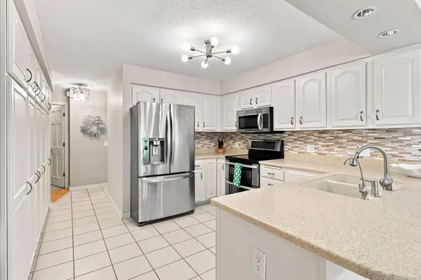 6287 Sequoia CIR, Eden Prairie, MN 55346