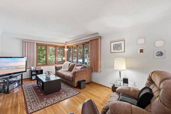 2829 Burnside AVE, Eagan, MN 55121