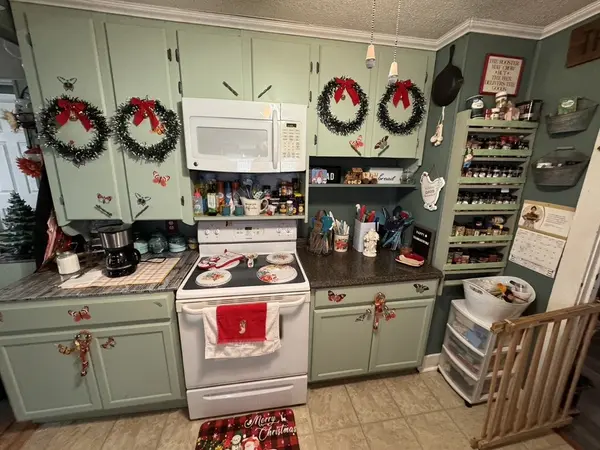 116 Poplar St #N, Cowan, TN 37318