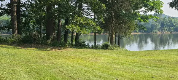 6 Pillow St #W, Clifton, TN 38425