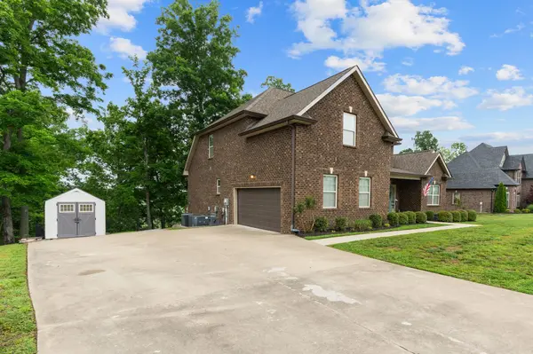 1951 Winsome Ln, Adams, TN 37010