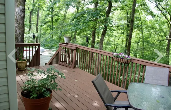 677 Lone Oak Dr, Pegram, TN 37143