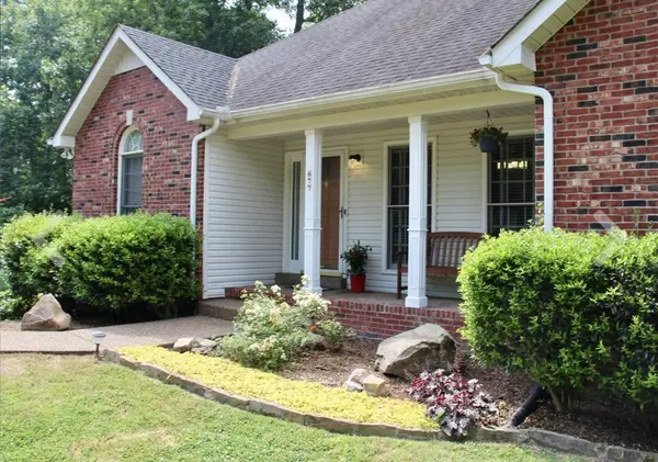 677 Lone Oak Dr, Pegram, TN 37143