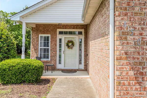 450 Brady Ln, Gallatin, TN 37066