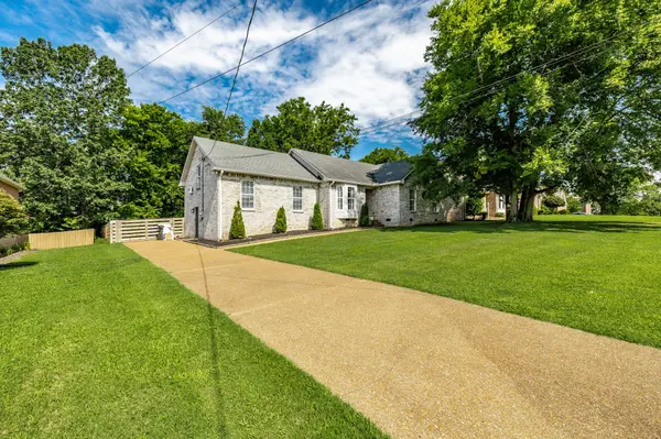 132 Candle Wood Dr, Hendersonville, TN 37075