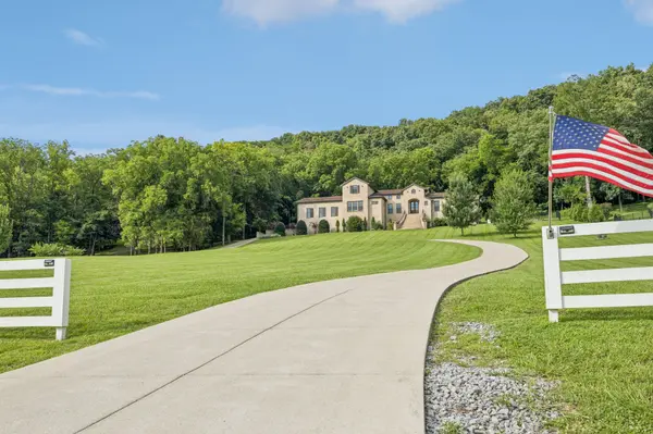 7433 Magnolia Valley Dr, Eagleville, TN 37060
