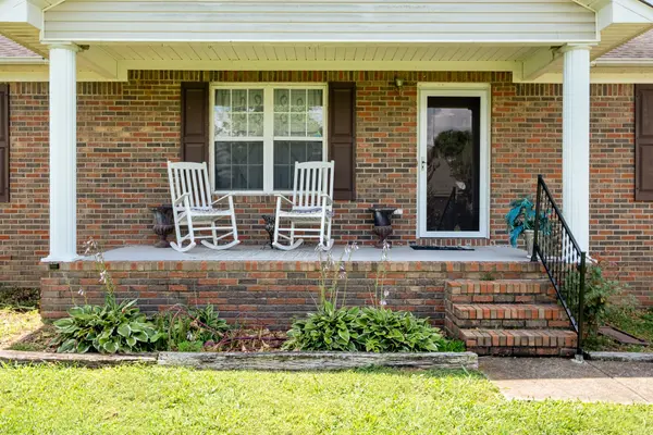 2308 Forrest Fields Dr, Chapel Hill, TN 37034