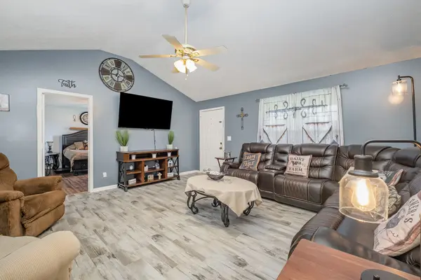 2308 Forrest Fields Dr, Chapel Hill, TN 37034