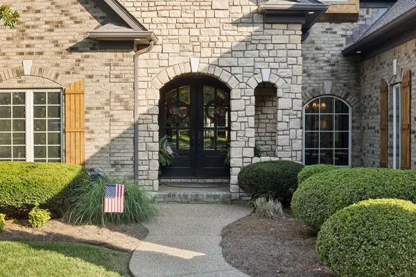 1005 Crimson Way, Hendersonville, TN 37075