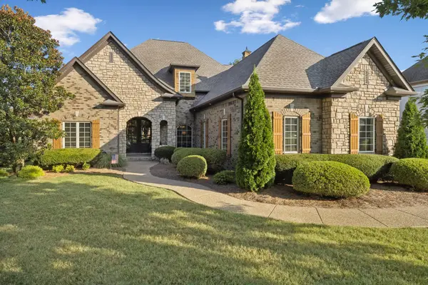 1005 Crimson Way, Hendersonville, TN 37075
