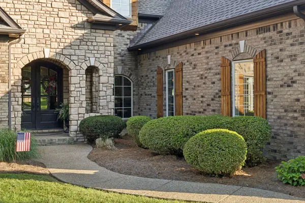1005 Crimson Way, Hendersonville, TN 37075