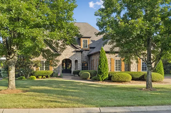 1005 Crimson Way, Hendersonville, TN 37075
