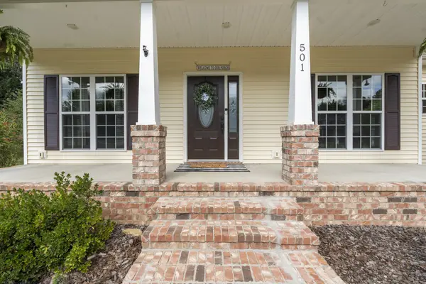 501 Cole Ct, Burns, TN 37029