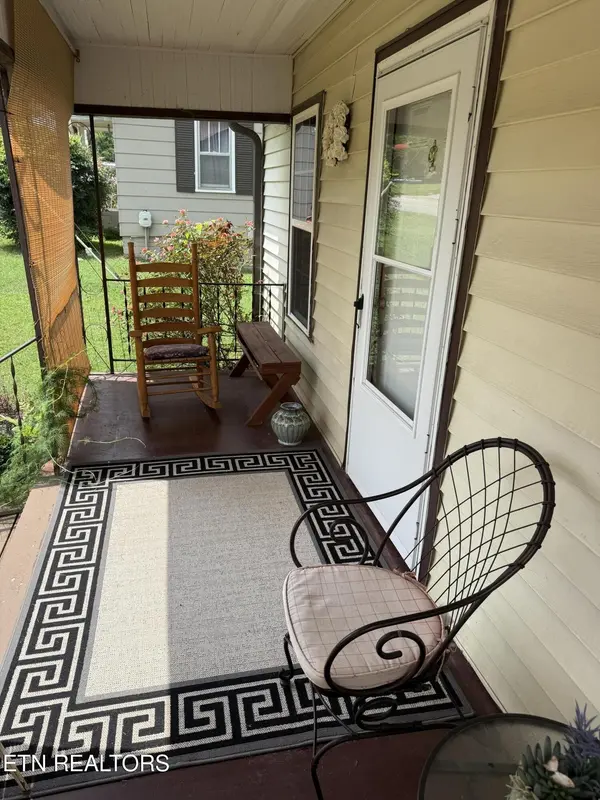 1132 Jones St, Athens, TN 37303