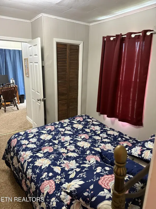 1132 Jones St, Athens, TN 37303