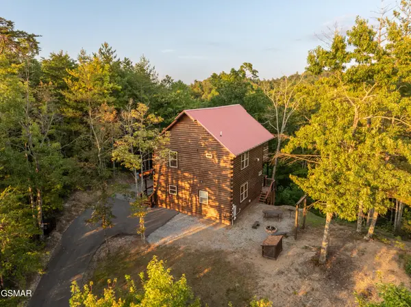 113 Little Round Top Ln., Sevierville, TN 37876