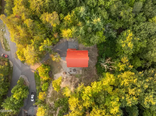 113 Little Round Top Ln., Sevierville, TN 37876
