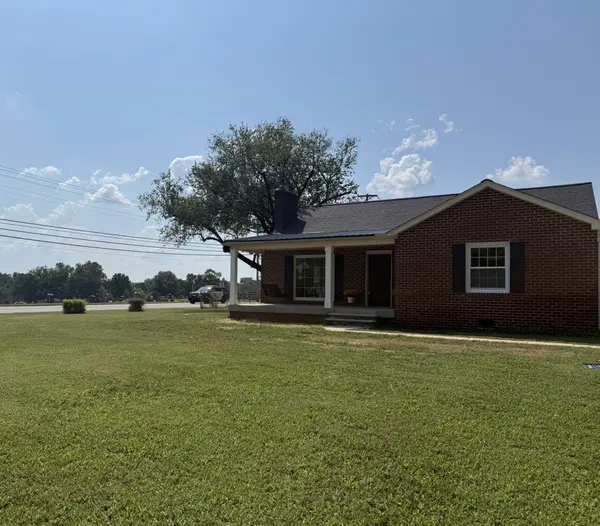 201 Parkes Ave, Lawrenceburg, TN 38464