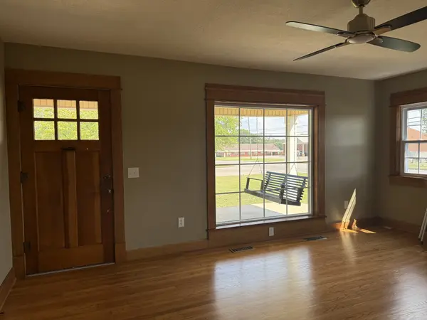 201 Parkes Ave, Lawrenceburg, TN 38464