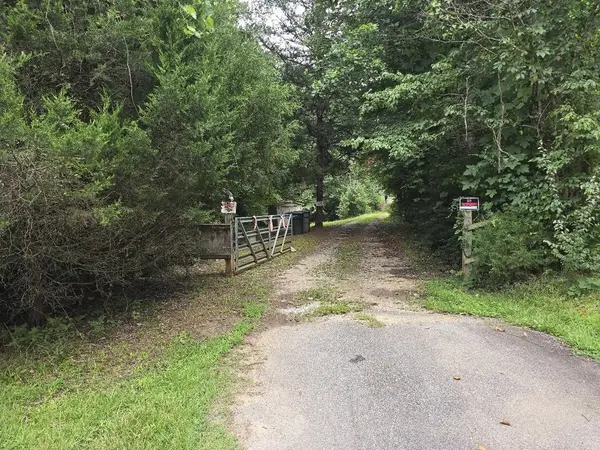 907 Pondfield Rd, Gaffney, SC 29340