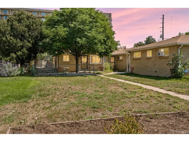 3216 Pontiac, Denver, CO 80207