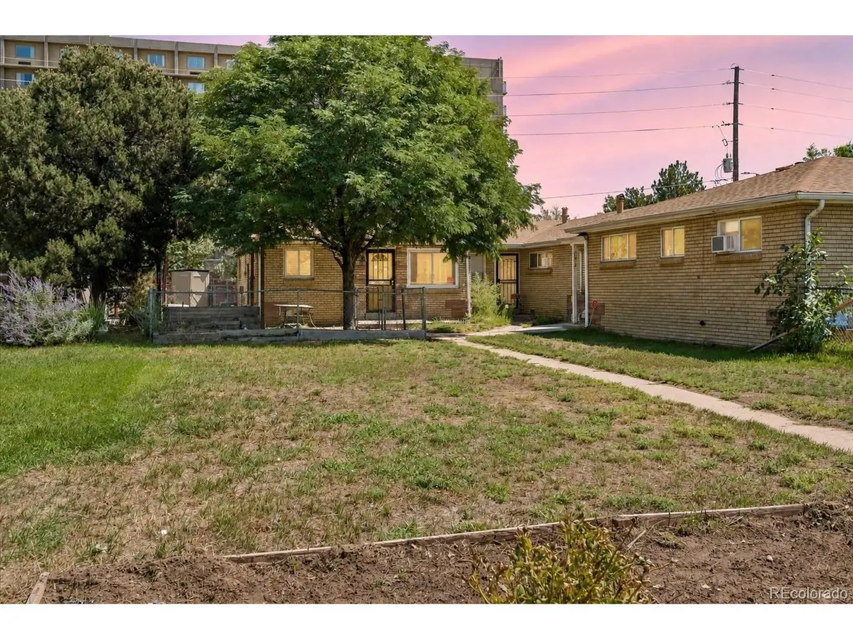 3216 Pontiac, Denver, CO 80207