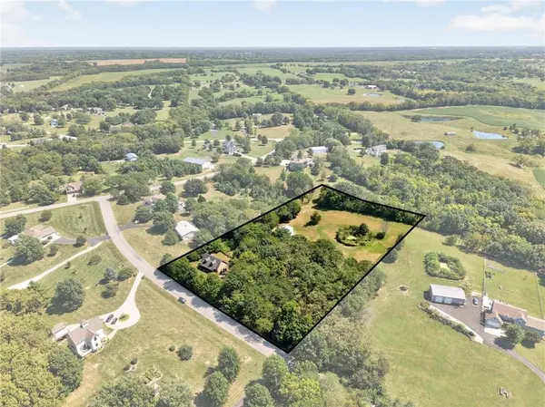 14721 Quail Run LN, Smithville, MO 64089