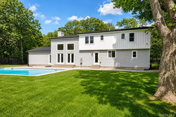 8 Hidden PATH, Quogue, NY 11959