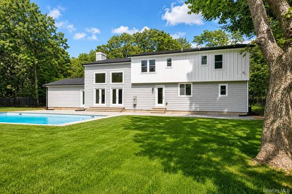 8 Hidden PATH, Quogue, NY 11959