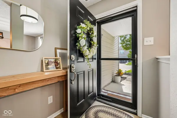 9906 Orange Blossom TRL, Fishers, IN 46038